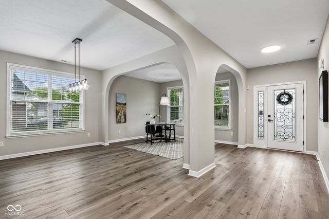 8644 N Deer Crossing Boulevard, Mccordsville, IN 46055