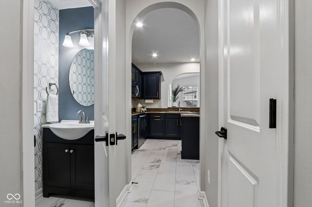 8644 N Deer Crossing Boulevard, Mccordsville, IN 46055