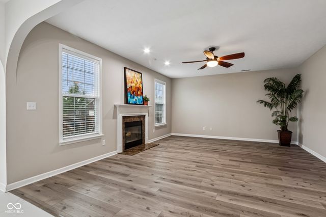 8644 N Deer Crossing Boulevard, Mccordsville, IN 46055