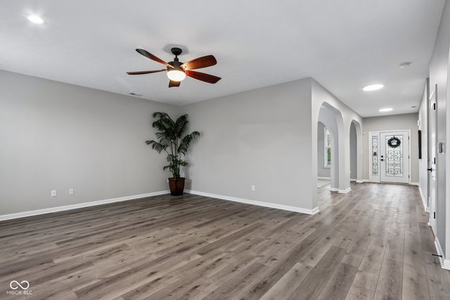 8644 N Deer Crossing Boulevard, Mccordsville, IN 46055