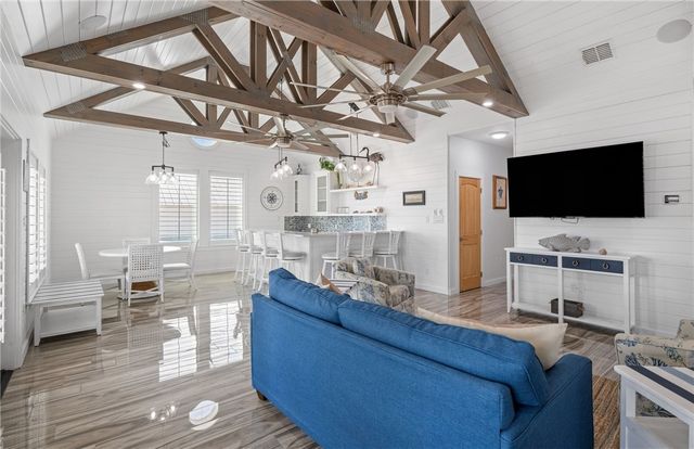 3087 S 11th St 300, Port Aransas, TX 78373