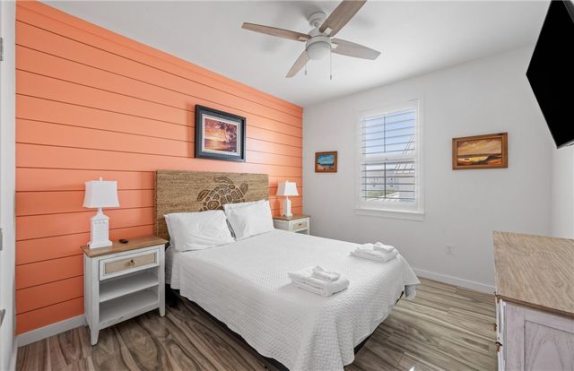 3087 S 11th St 300, Port Aransas, TX 78373