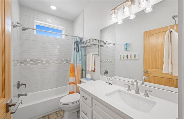 3087 S 11th St 300, Port Aransas, TX 78373