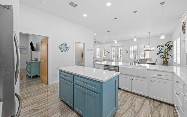 3087 S 11th St 300, Port Aransas, TX 78373