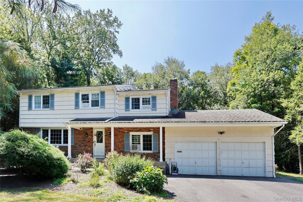 33 E Mayer Drive, Suffern, NY 10901