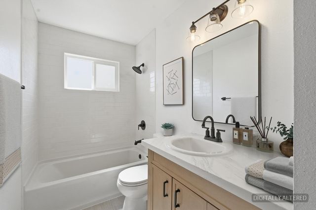 505 W Pico Avenue, Clovis, CA 93612