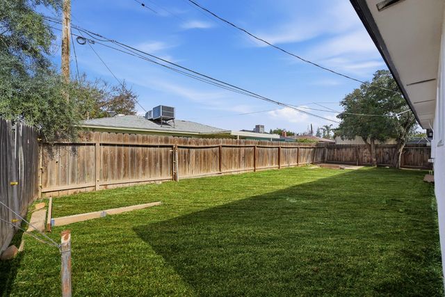 505 W Pico Avenue, Clovis, CA 93612