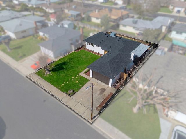 505 W Pico Avenue, Clovis, CA 93612