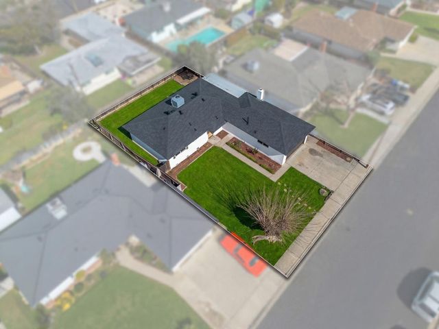 505 W Pico Avenue, Clovis, CA 93612