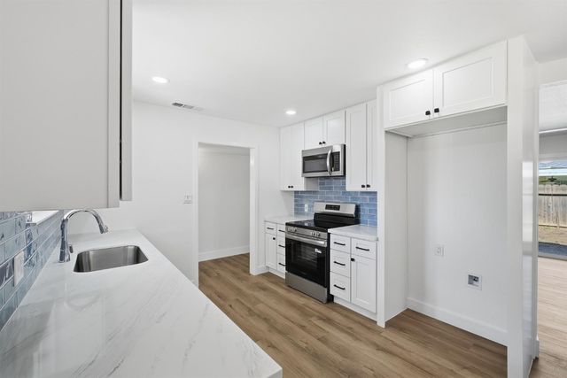 505 W Pico Avenue, Clovis, CA 93612