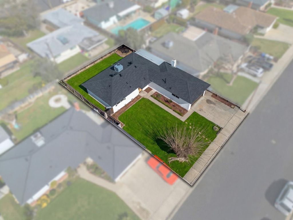 Image 35 of property listing at 505 W Pico Avenue, Clovis, CA 93612