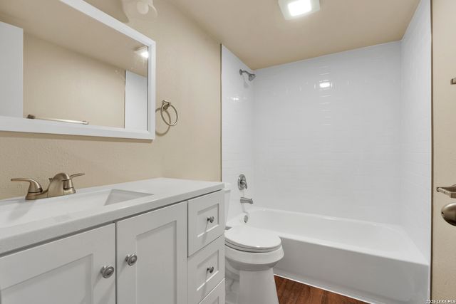 8702 Village Dr Apt 814, San Antonio, TX 78217