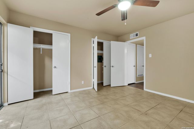 8702 Village Dr Apt 814, San Antonio, TX 78217