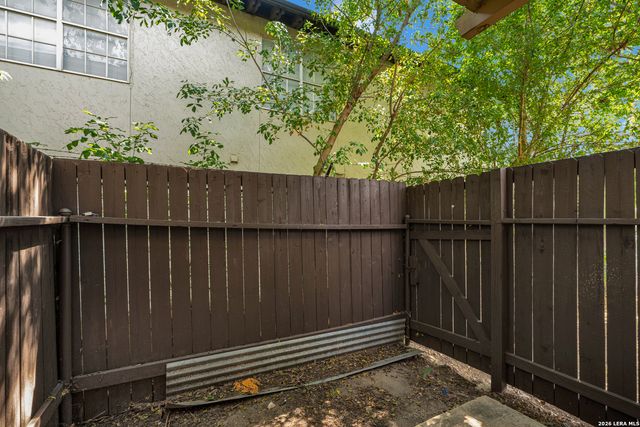 8702 Village Dr Apt 814, San Antonio, TX 78217