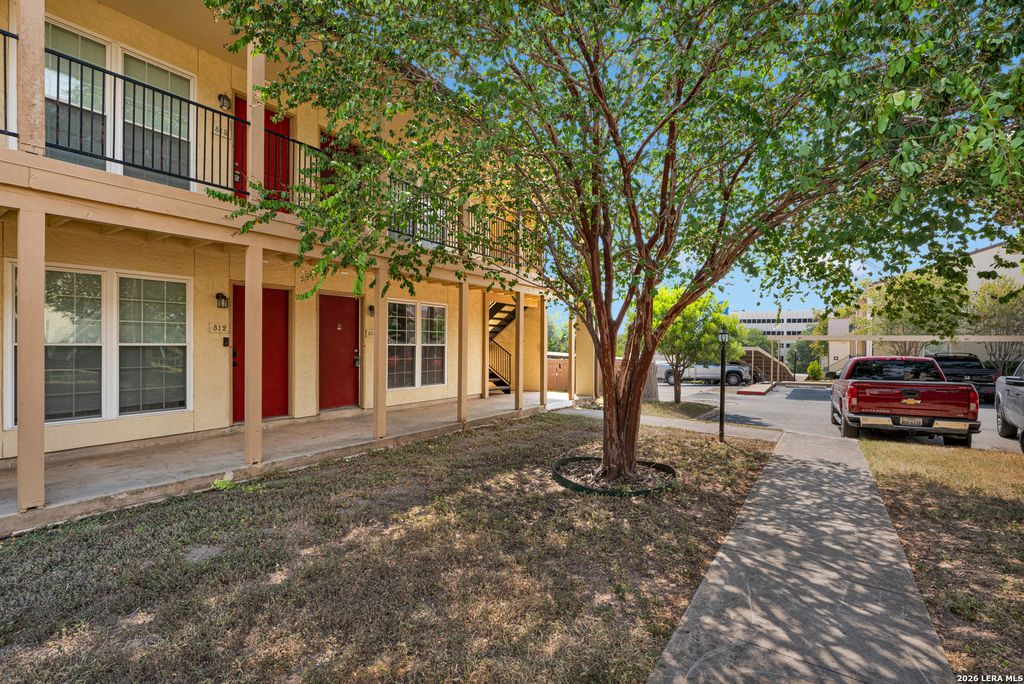8702 Village Dr Apt 814, San Antonio, TX 78217