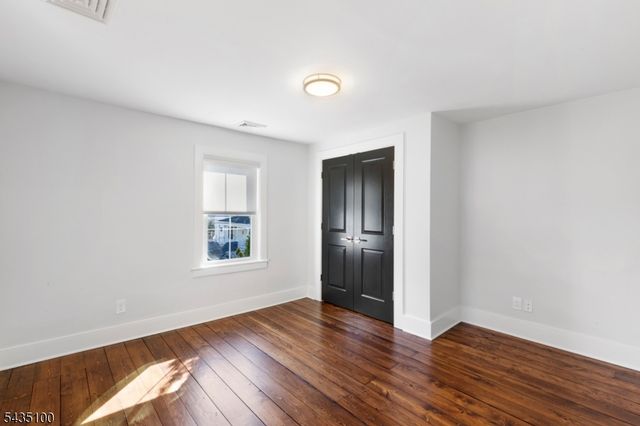 15 Main St, Clinton Twp., NJ 08801