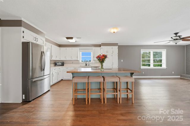 179 Kiziah Lane, Hickory, NC 28601