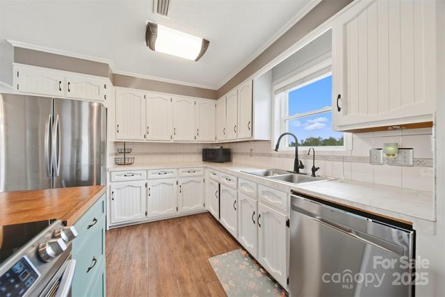 179 Kiziah Lane, Hickory, NC 28601