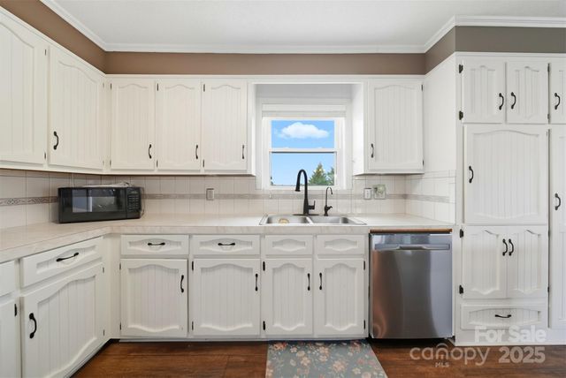 179 Kiziah Lane, Hickory, NC 28601