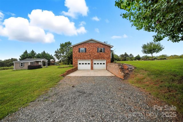 179 Kiziah Lane, Hickory, NC 28601