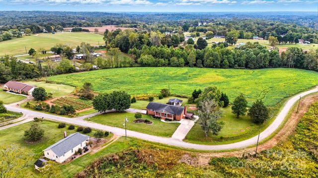 179 Kiziah Lane, Hickory, NC 28601