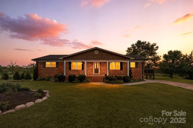179 Kiziah Lane, Hickory, NC 28601