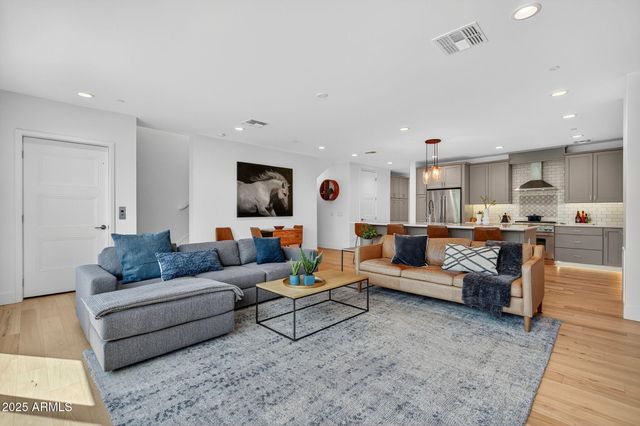 4525 N 40TH Street 7, Phoenix, AZ 85018