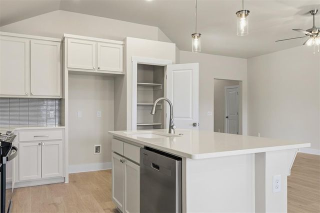 10541 NW 34th Terrace, Yukon, OK 73099