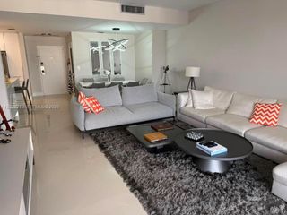 2500 Parkview Dr 2518, Hallandale Beach, FL 33009