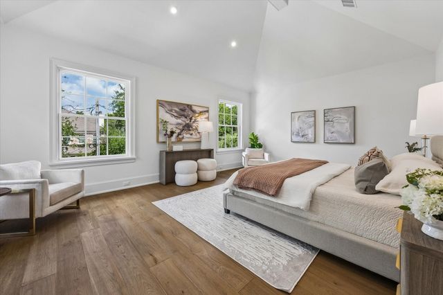 6439 Westchester Avenue, West University Place, TX 77005
