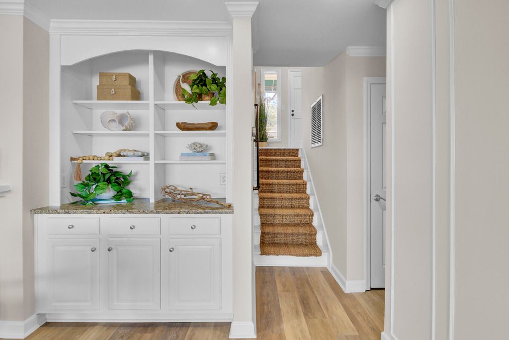 Image 1 of property listing at 150 Wappoo Creek Drive 11, Charleston, SC 29412