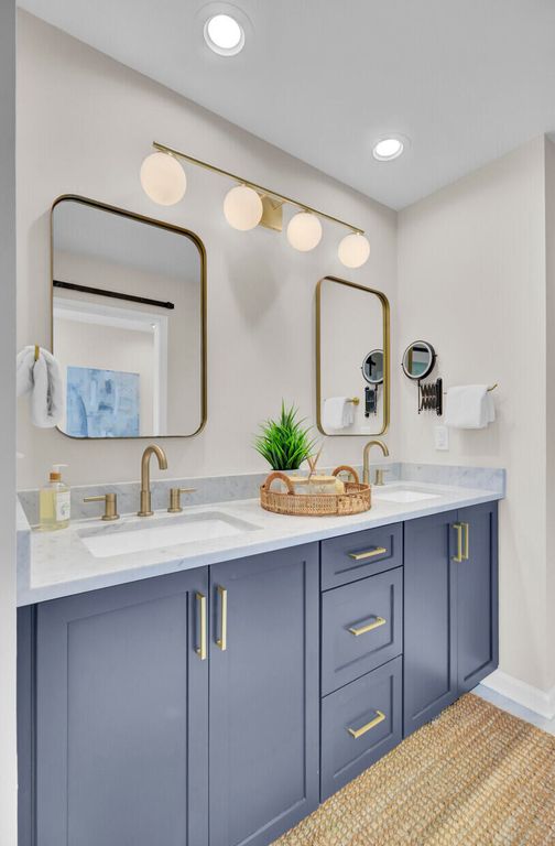 Image 29 of property listing at 150 Wappoo Creek Drive 11, Charleston, SC 29412