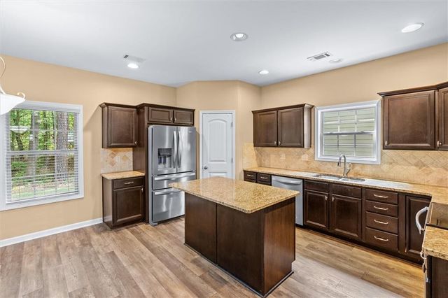 103 Cliffhaven Circle, Newnan, GA 30263