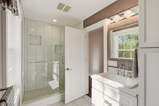 50 Park Lane, Chagrin Falls, OH 44022