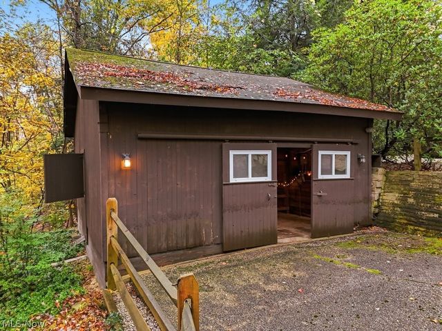 50 Park Lane, Chagrin Falls, OH 44022