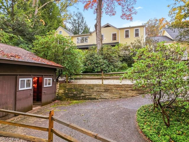 50 Park Lane, Chagrin Falls, OH 44022