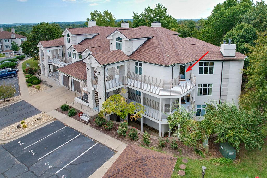 106 Oxford Drive, 6-12, Branson, MO 65616