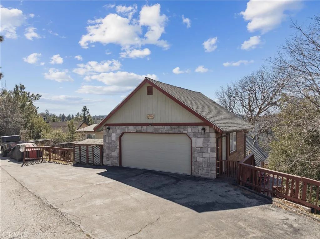 1171 N Grass Valley, Lake Arrowhead, CA 92352