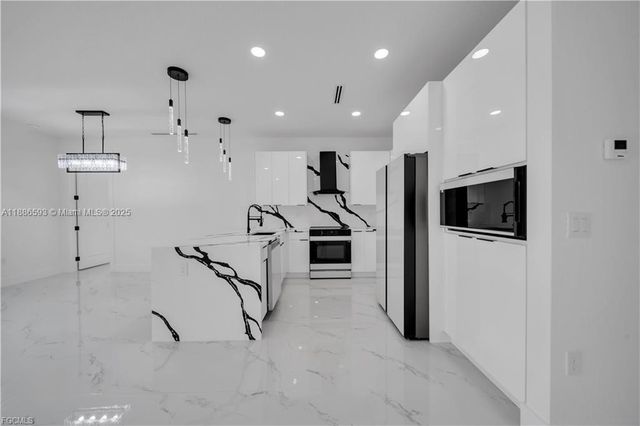 2903 Beluga ST, Lehigh Acres, FL 33972