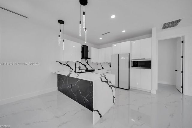 2903 Beluga ST, Lehigh Acres, FL 33972