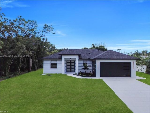 2903 Beluga ST, Lehigh Acres, FL 33972