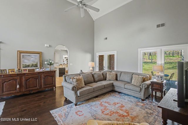 2038 Nottaway Drive, Southaven, MS 38672