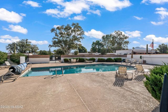 320 S Paseo Cerro Unit D, Green Valley, AZ 85614