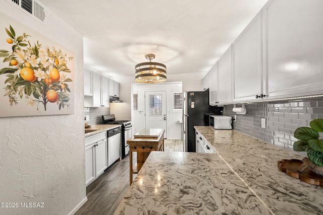 320 S Paseo Cerro Unit D, Green Valley, AZ 85614