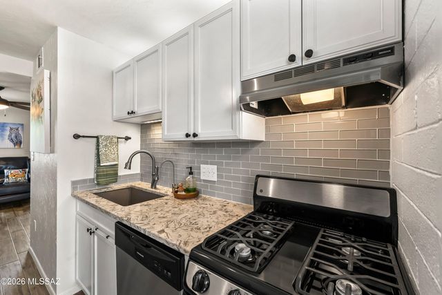 320 S Paseo Cerro Unit D, Green Valley, AZ 85614