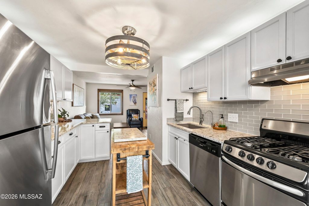 320 S Paseo Cerro Unit D, Green Valley, AZ 85614