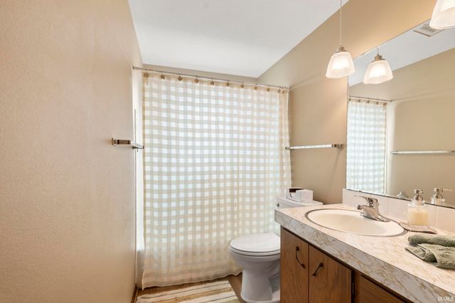 2802 N Berthaud Road, New Haven, IN 46774