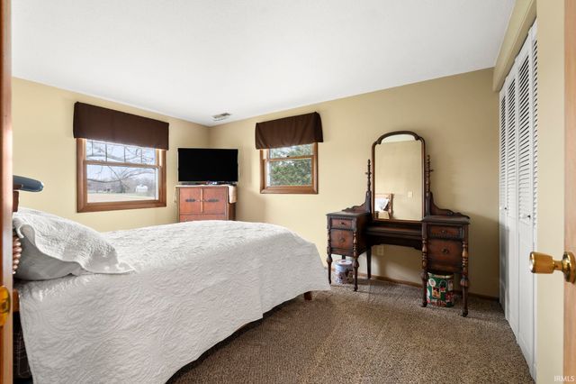 2802 N Berthaud Road, New Haven, IN 46774