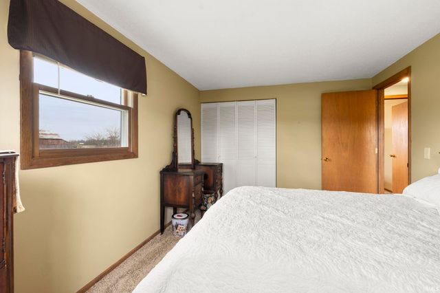 2802 N Berthaud Road, New Haven, IN 46774