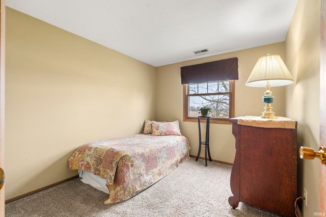 2802 N Berthaud Road, New Haven, IN 46774